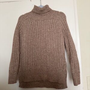 Cozy Ribbed Turtleneck Sweater - Brown size M